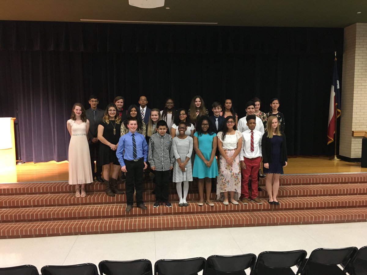 LongviewISD's tweet photo. More than 30 students were inducted into the #NationalJuniorHonorSociety at #JudsonMS. The induction was held on March 8 in the JMS cafetorium.
"We are so proud of these students and how hard they have worked to receive this honor," said Judson Principal, William Houff. https://t.co/WxYSk7bkjf