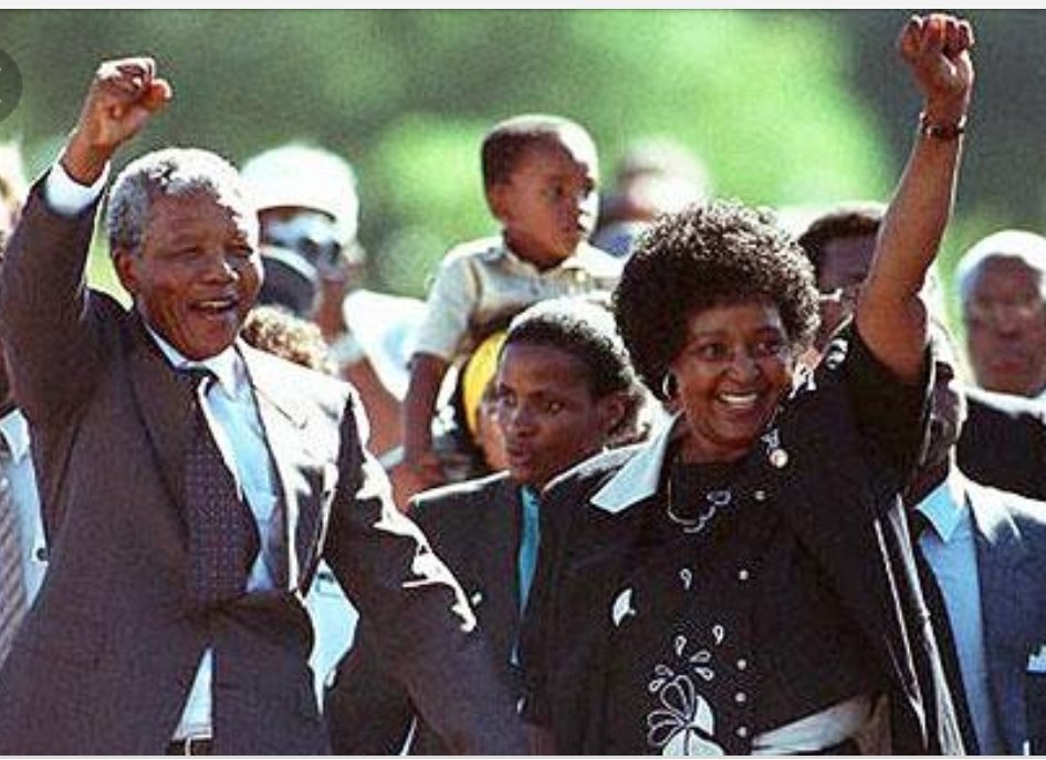 "La femme courageuse vaut deux hommes courageux." disait Gabriel Meurier. une grande femme courageuse vient de nous quitter.
Winnie Mandela vient de rejoindre l'icône Madiba... l'Afrique est en deuil! paix à son âme.