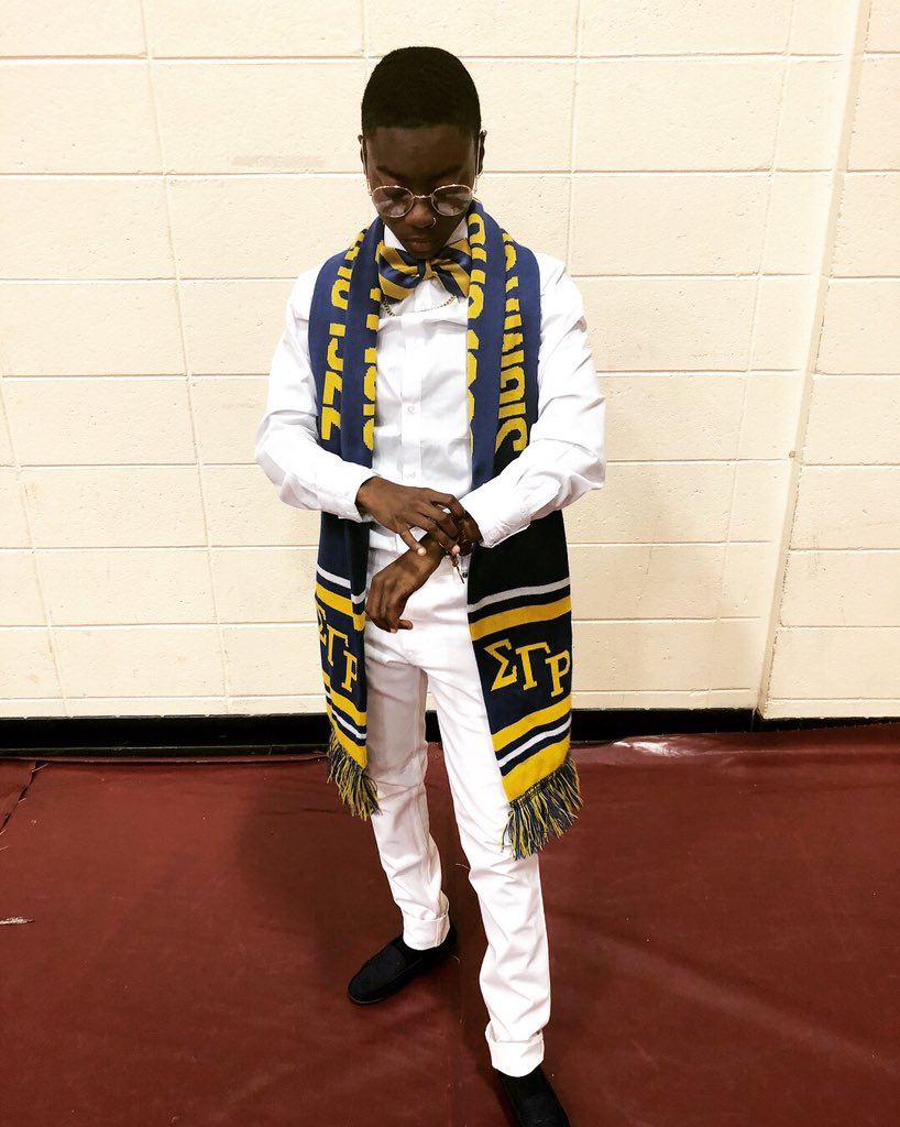 dvddyjuice_'s tweet image. I’m so proud I had the opportunity to be apart of that is wonderful journey with these beautiful young ladies 💛💙 #ProStatus #DripSZN 💧