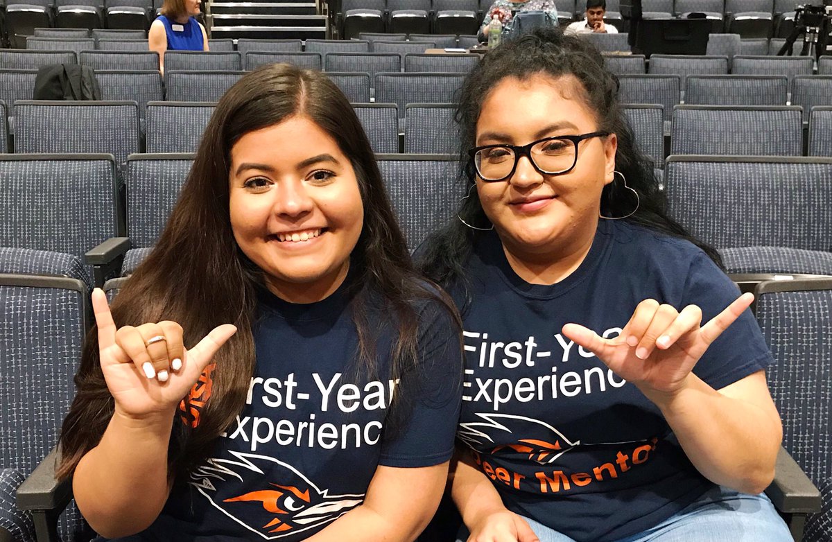 UTSA's tweet image. First-Gen Fest is kicking off with a movie inside the Retama Auditorium. Grab some popcorn and some swag, ’Runners. #UTSA #FirstGenUTSA #FirstGenPride #FirstGenOrgullo #FirstGenRunners #CelebrateFirstGen @utsa_first2go