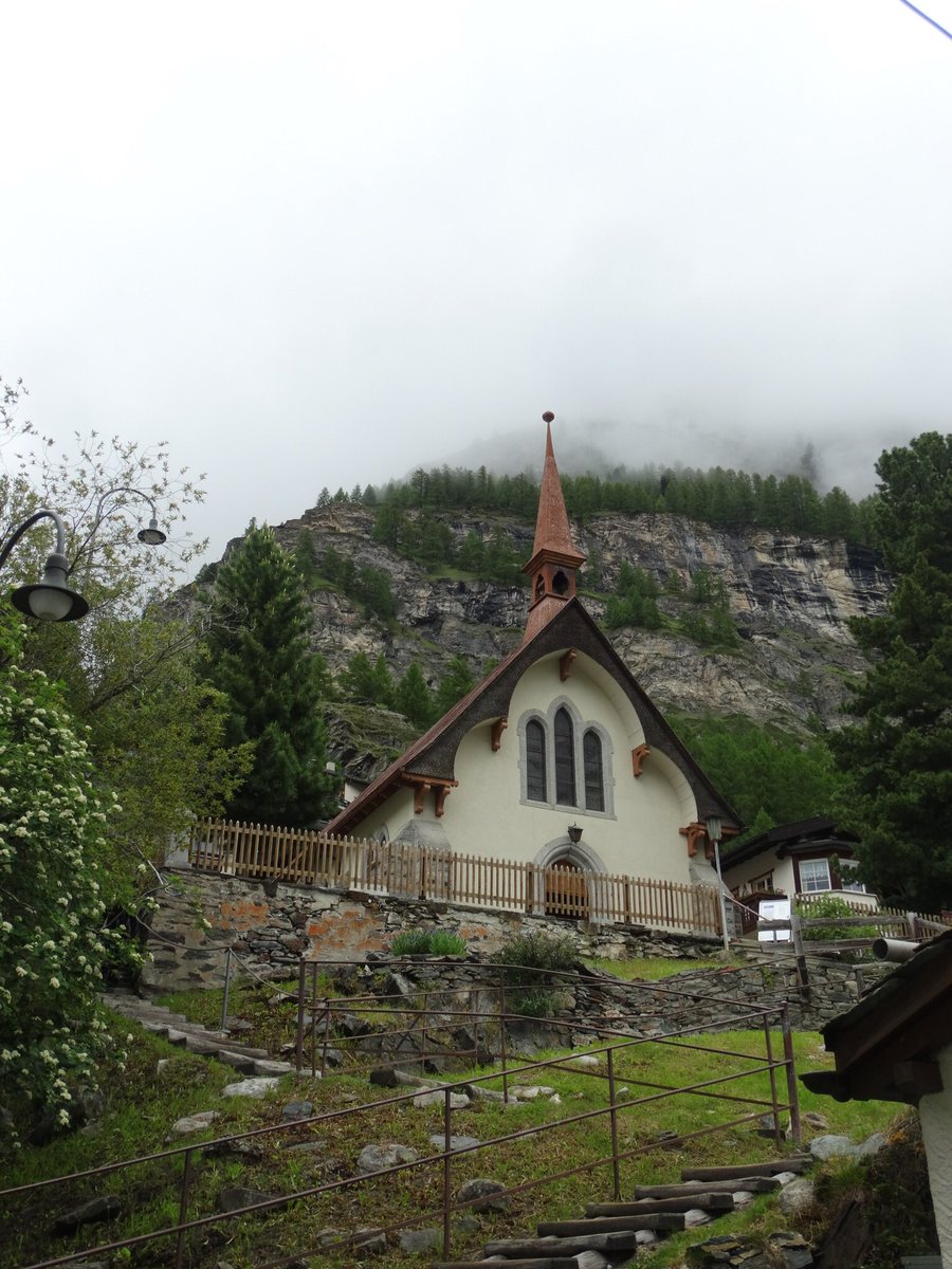ICSZermatt's tweet photo. Sometimes things just need 2 B #replaced .sadly r #roof now does.1925 was the last time ! Thx 2 @thealpineclub @GBAlpine @TUIUK @EnglishHeritage @interchsoc @TheSkiClub @AlpineClick pls RT Donations locally in St Peter’s Church or tel +442476463940 for card giving Thank you https://t.co/T4H5VG6U7s
