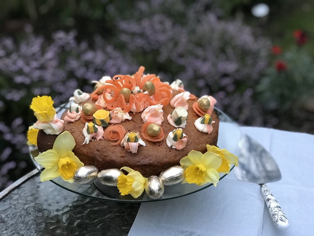 gizele_gh's tweet photo. #GBBO carrot cakes ❤️ by #Gizele https://t.co/BGjuRAzsfR