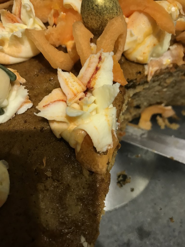 gizele_gh's tweet photo. #GBBO carrot cakes ❤️ by #Gizele https://t.co/BGjuRAzsfR