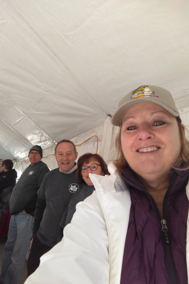 LisaThompsonPC's tweet image. Congrats @Saugeen_Shores on your #MapleFest last week! We non-stop offered up delicious, local maple syrup on tasty, hot off the grill pancakes Everyone also raved about #BeefWay 's sausages! 

And yes, I proudly wore my 35th Anniv #ChantryChinookClassic 2018 hat - can't wait!!