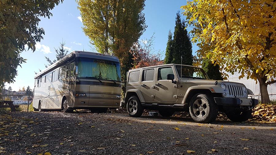 explorking's tweet photo. Fall 2017 in Kelowna. This was where we added a #CNC machine to Explorker2. https://t.co/y4QGzh9qmr #explorking #RV #RVing #camping #roadtrip #motorhome #travel #rvliving #wanderinglife #GoRVing #vanlife https://t.co/IlKiKU8UQy