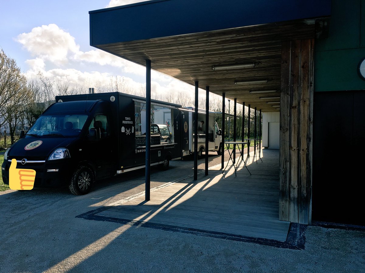Toms_Foodtruck's tweet photo. Superbe week-end à Saint Xandre pour ces deux jours de festival folk ! Merci à tous #TomsFoodtruck #SaintXandre #foodtruck https://t.co/w9YbNNGdrP