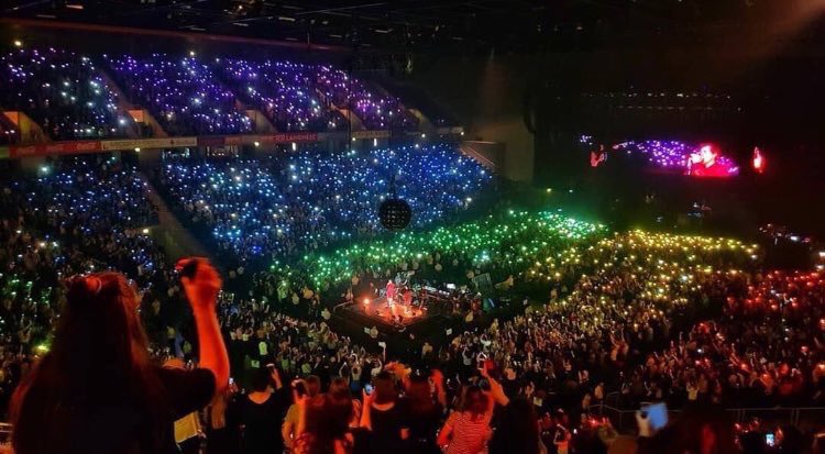 enchantedher's tweet photo. RICORDIAMO AL MONDO CHI SIAMO E CHI CONTINUIAMO AD ESSERE https://t.co/mAfSag8ZmW