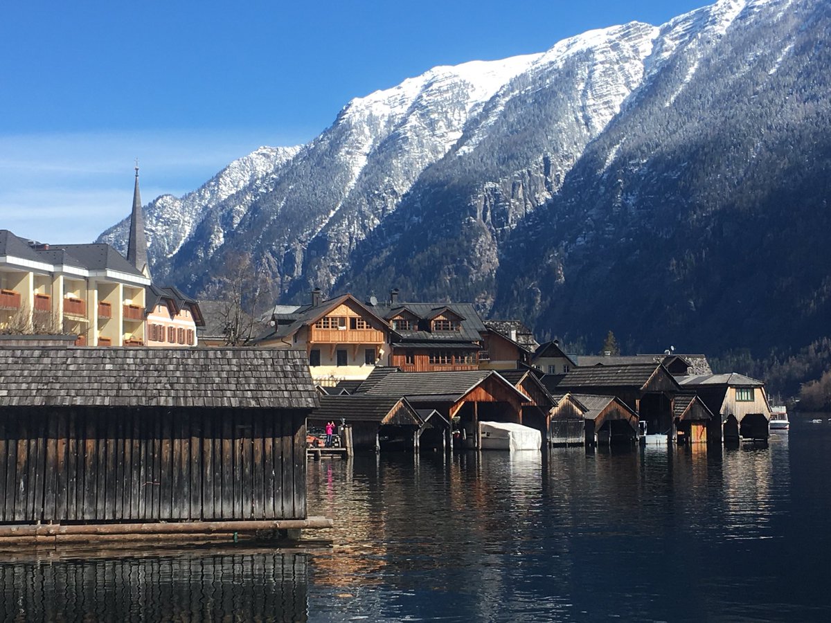 K Hallstatt Austria 小さな綺麗な街でした オーストリアの田舎町だと思いきや しっかり観光地として賑わってました K Hallstatt Austria 小さな綺麗な街でした オーストリアの田舎町だと思いきや しっかり観光地として賑わってました
