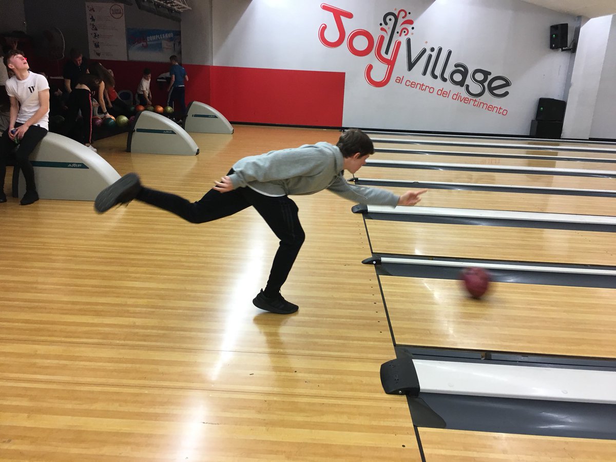 hartfordpe's tweet photo. #SkiTrip2018  @Interski #ApresSki @joyvillageca #Aosta a top night bowling and arcade games back to rooms and ready for day 2 https://t.co/clbAkuesyf