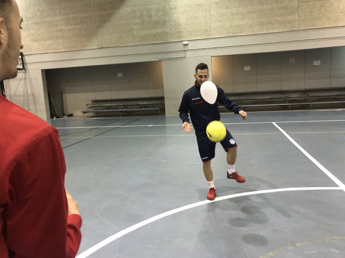 NaCh0Arregui's tweet photo. Preparándonos para la vuelta a la competición ¿No cae? ⚽️🙄🎈(1) https://t.co/Zf7x1ND50A