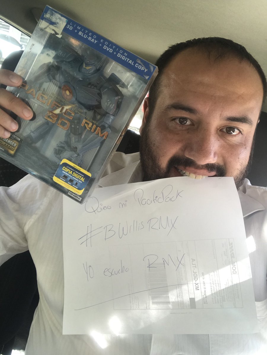 C_Larraga_M's tweet photo. @eseauto @jair1003 #BWillisRMX #PacificPack @RMXradio por suerte traía mi película en el carro 😁 de que la vimos el fin de semana en casa de un amigo!! https://t.co/gB7P2jMdfE