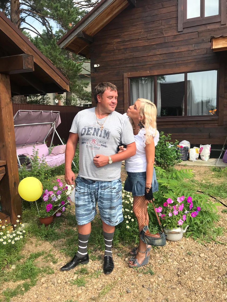 Valeriay01's tweet photo. Мои самые любимые
 Вечеринка в стиле 90😂
Это же такое счастье, когда самый интересный отдых с родителями❤️❤️❤️❤️❤️❤️❤️❤️❤️❤️😍😍😍😍😍 https://t.co/ROvMc1GviE