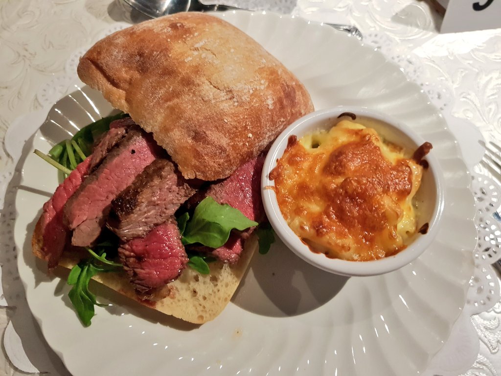 Kyle_kitchen2's tweet image. What a yummy dinner at @Salty_Dog_Devon #VitaminSea #Cullompton - daddy cooked with them at their pop up dinner @TheWalronds last night.