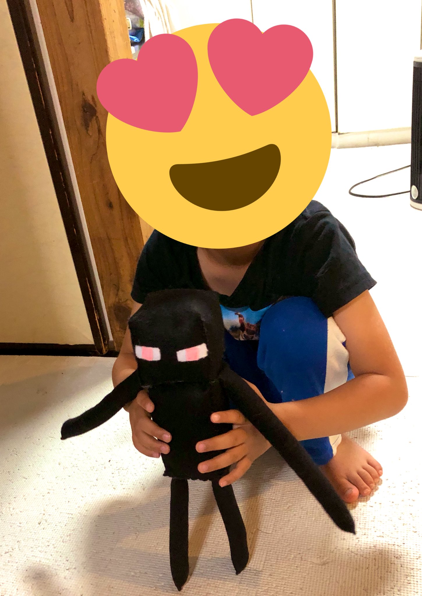 Kanae なかなか作る意欲が湧かずだった息子リクエストのエンダーマンぬいぐるみ ようやく作りました W 1番最初に作ったがっちゃんはもう毛玉だらけ 笑 マイクラ フェルトぬいぐるみ T Co 8nnvu5g0rr Twitter