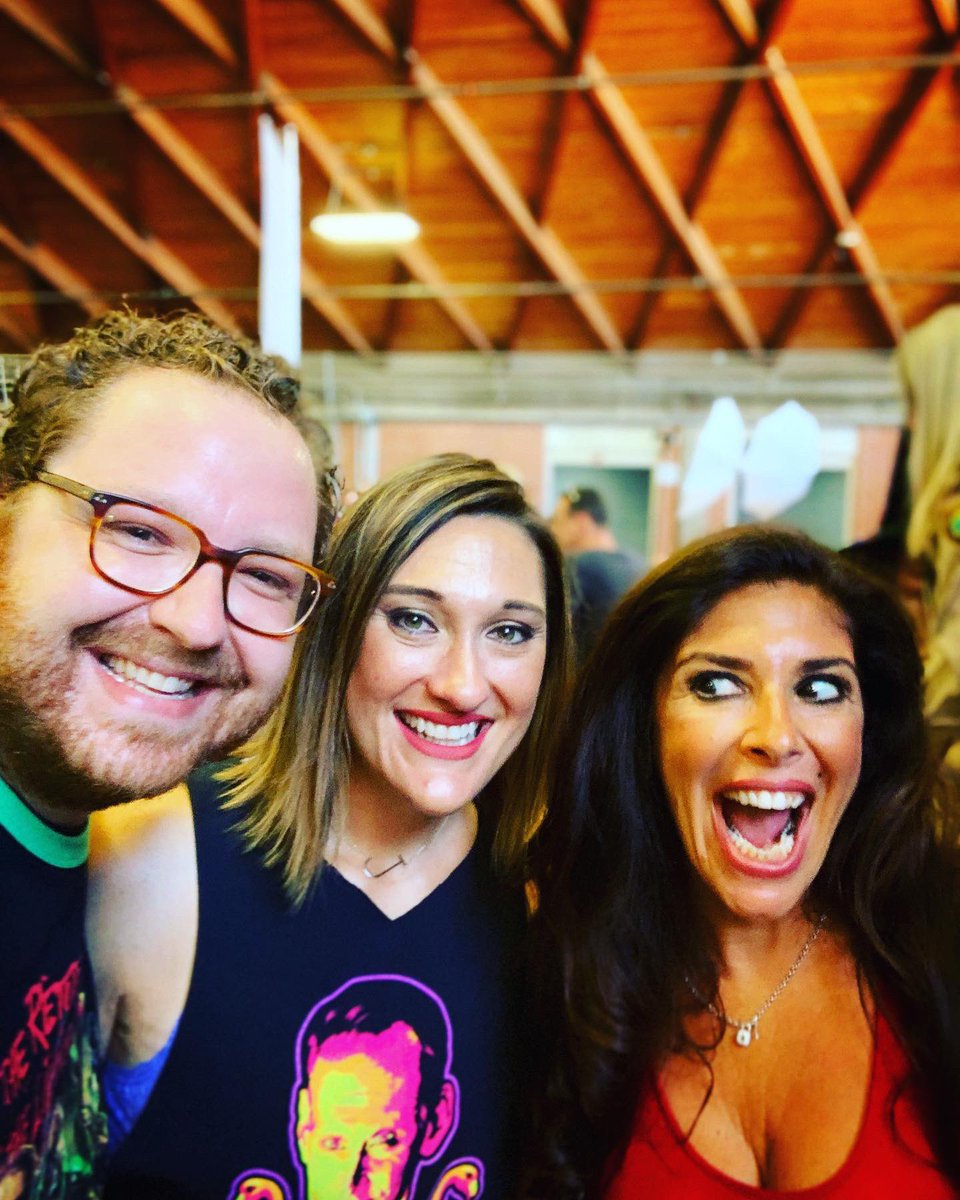 podcast_queens's tweet photo. We had a blast at #NightFallHauntedTerritoryHorrorCon - we sat in #Christine 🔥🚘 saw the #Ghostmobile and chatted with the amazing @Felissa_Rose ❤️❤️ https://t.co/3hEwLyFS7h