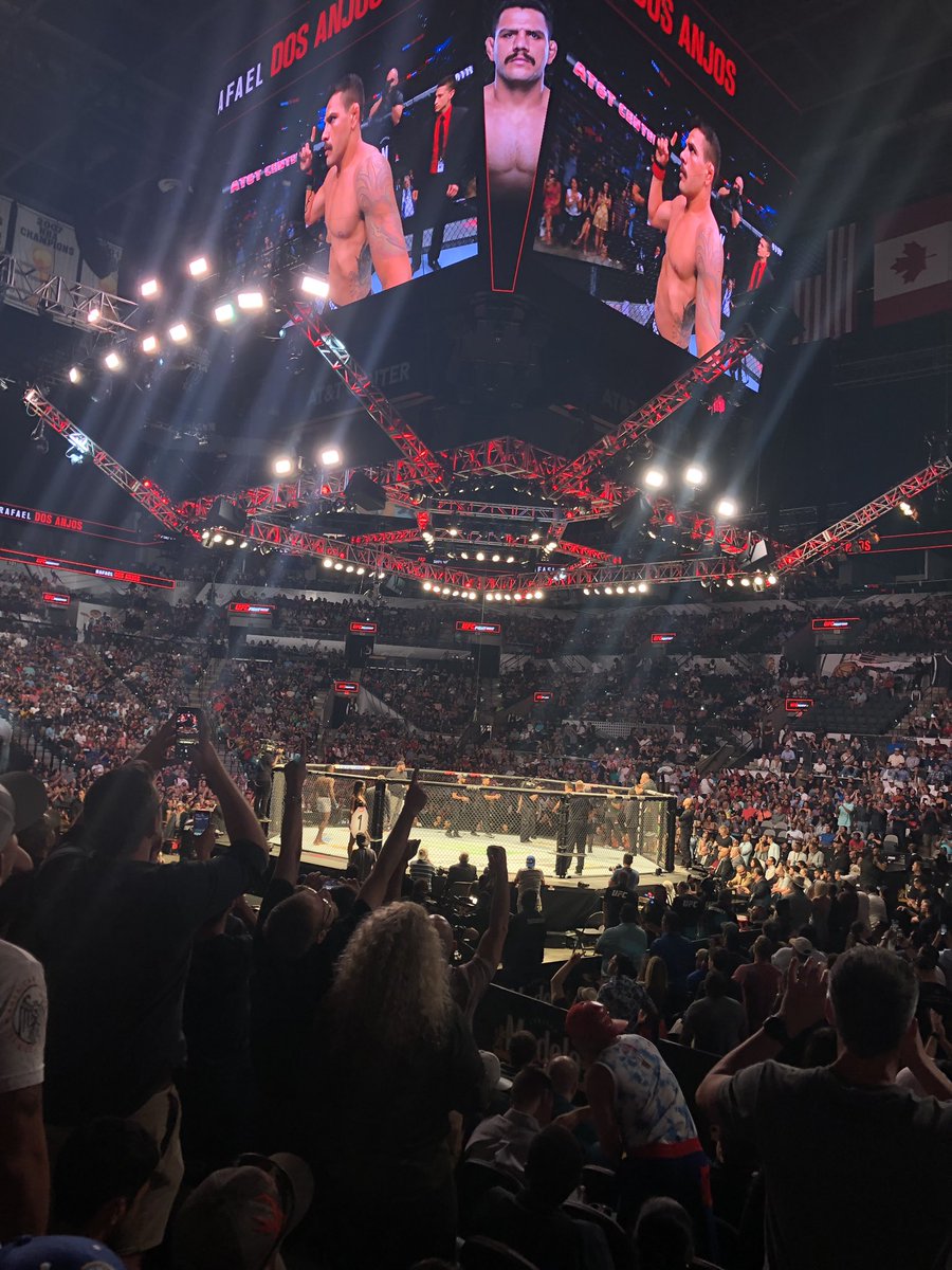 RogerPerezSAT's tweet photo. UFC Fight Night in San Antonio!!! Iiiiittttsss TIME!!! #MetrobyTmobile #UFCSanAntonio https://t.co/R5WXHdJ6Hu