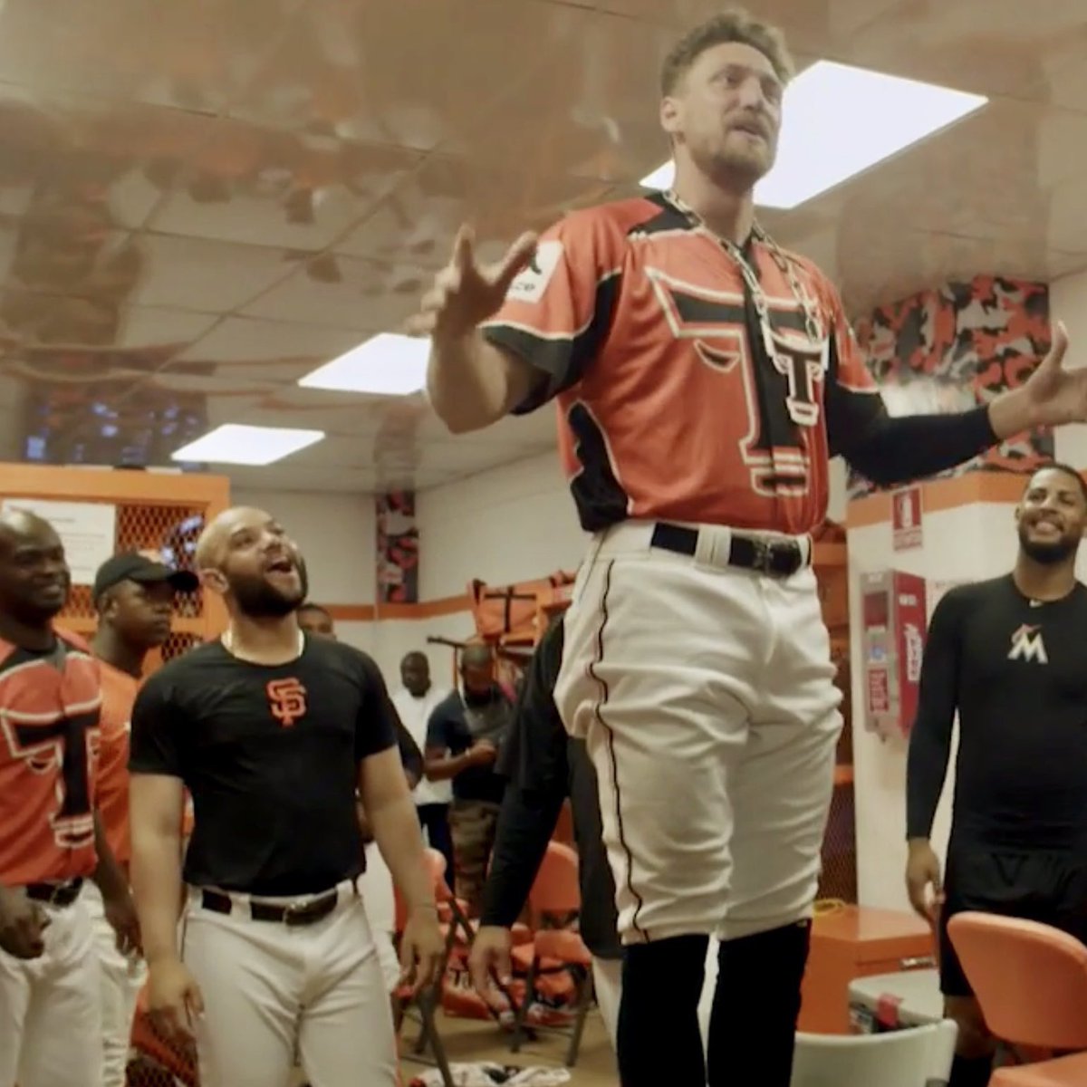 TorosdelEste's tweet image. Thank you @hunterpence for letting us being part of this amazing journey, you had become a great ambassador for us #PenceMethod
Once a Toro, forever 47 💪🏽 #MomentumBaby