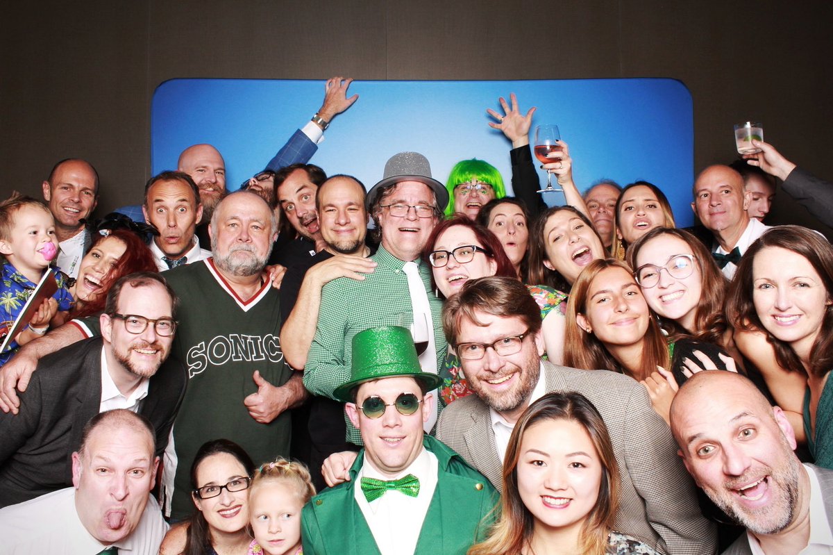 DbeiGlobal's tweet image. #DBWNA committee at its finest 😜 #BIMsmithGala #Seattle