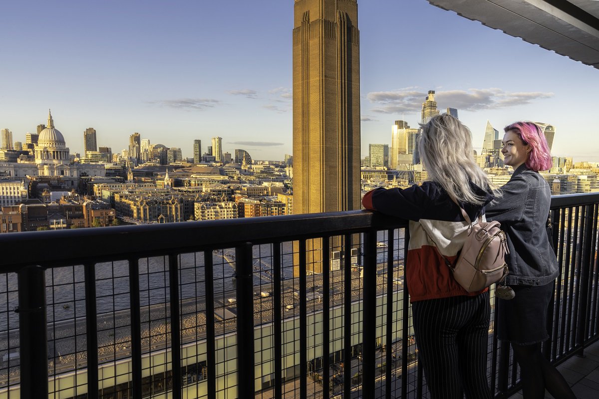 MarriottSW5's tweet photo. Discover viewpoints you never thought you would when you visit #London &amp; #Paris ➡️ https://t.co/cUywPoDLGt https://t.co/rW1iEW7RXC