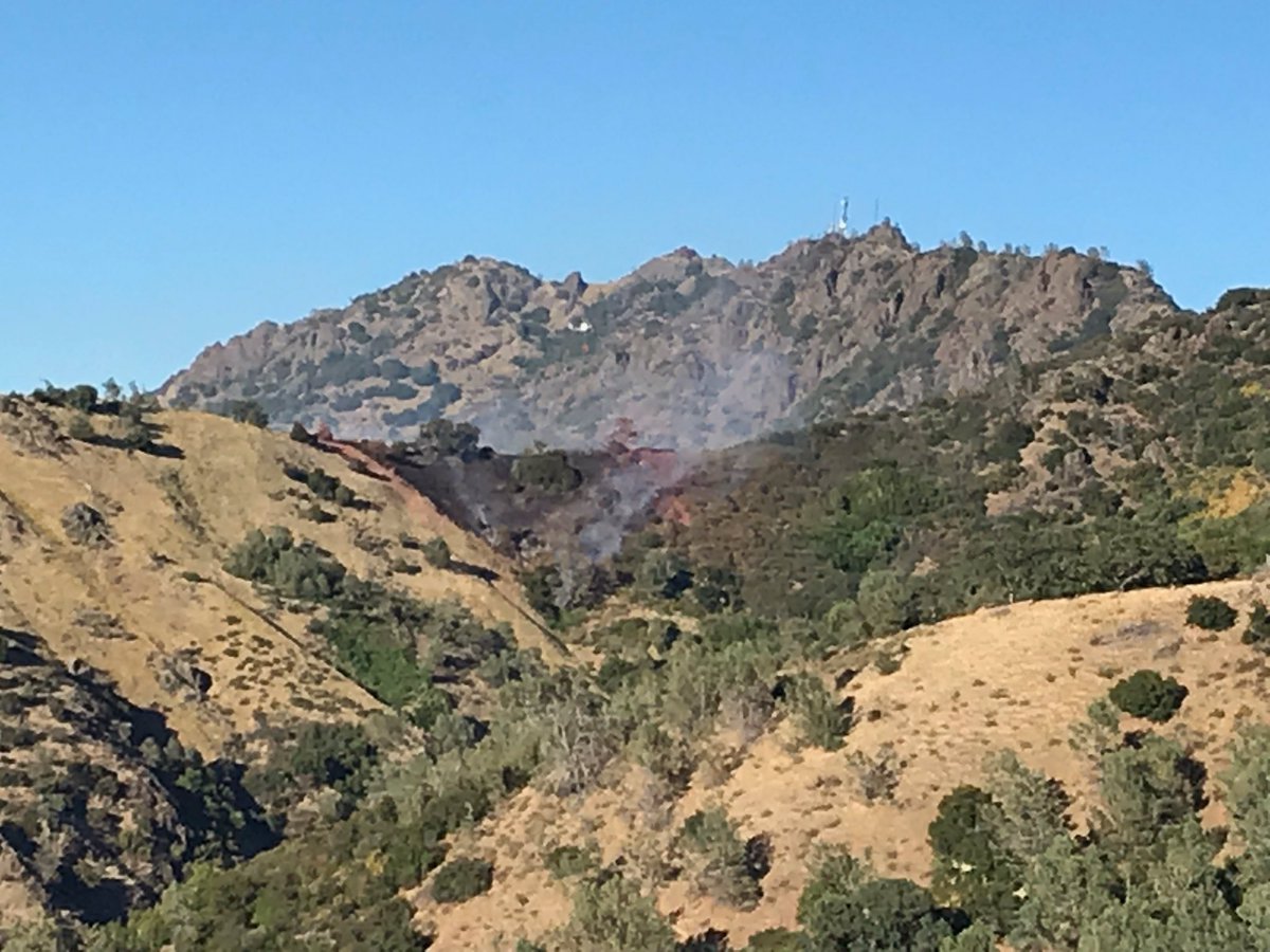 calfireSCU's tweet image. #MitchellFire [update] at Mount Diablo, Summit Road, access by Bald Ridge Trail from Juniper Camp,
(Contra Costa County) is still 3-4 acres, 80% contained. Firefighters will be there through the night. Here’s a pic from earlier today. @ContraCostaFire @EBRPD @CAStateParks