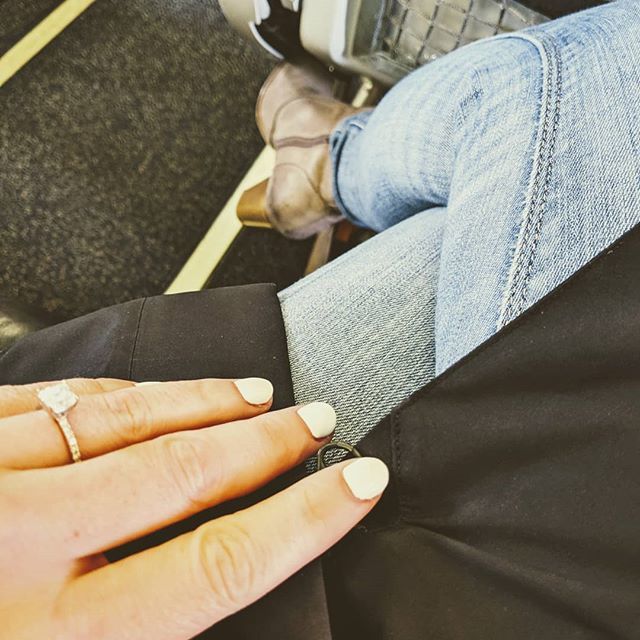 Anchorage to Juneau, a quick commute on a beautiful day

#travel #airplane #anchorage #juneau #commute #nails #diamonds #thankgoodnessforshortlegs ift.tt/32FTzHV