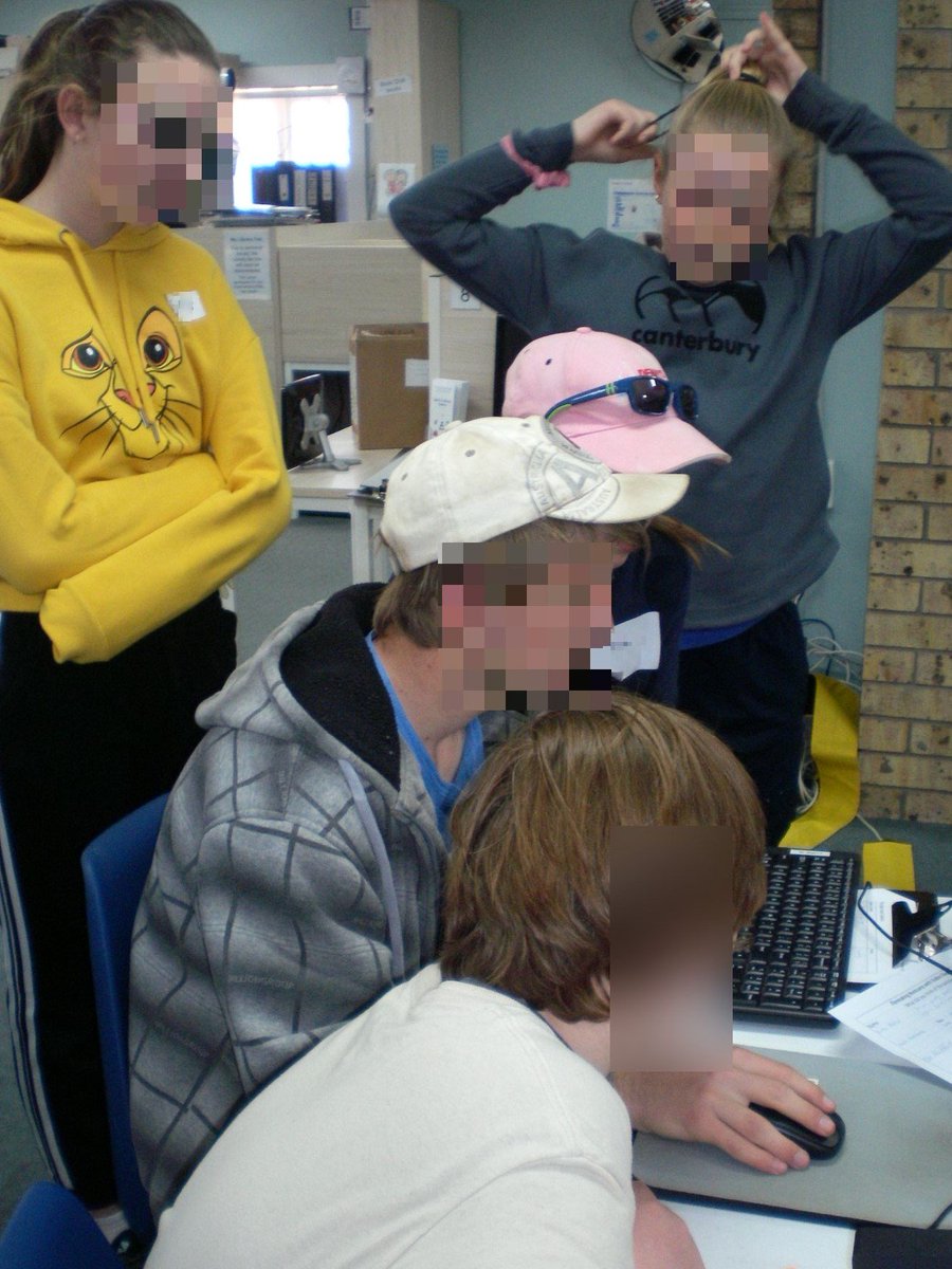 GilLibrary's tweet image. Thank you Dubbo Filmmakers for the absolutely amazing Young Filmmakers Bootcamp yesterday. Thank you to Orana Arts, Regional Arts NSW and the NSW Government for their support of this program. #EnjoyGilgandra #LiveEnjoyGrow