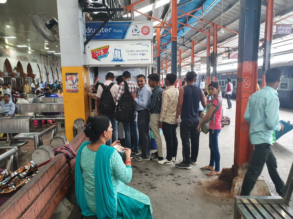 Organised Indians..We all need to follow.
#olddelhirailwaystation