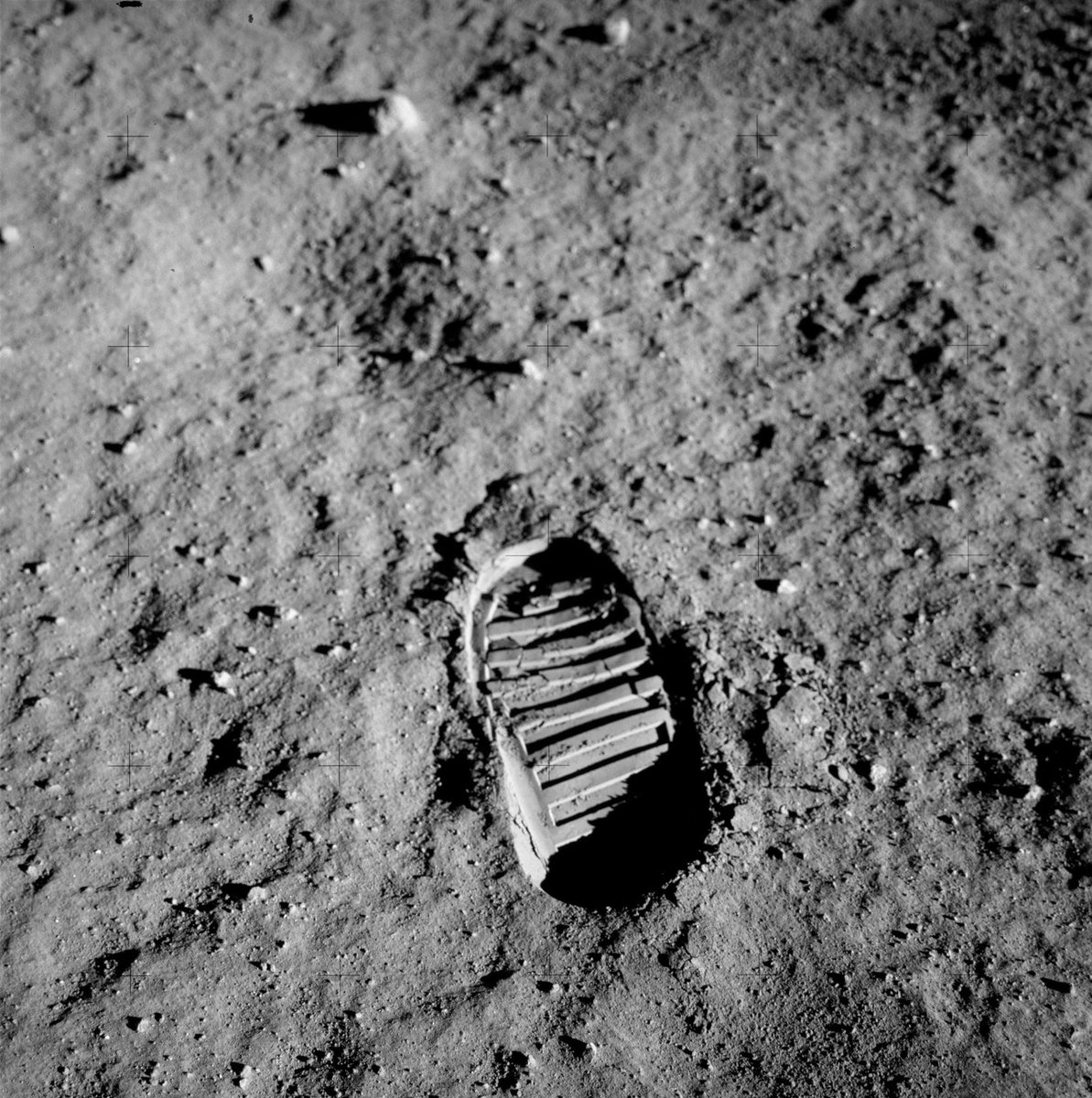 Mandal_Anik10's tweet image. #ApolloSpaceProgram 
#Apollo11 
#50years 
 Of 1st step👞👞 outside the earth towards the exploration of the universe.
Thanks...@NASA and @NASA_Astronauts