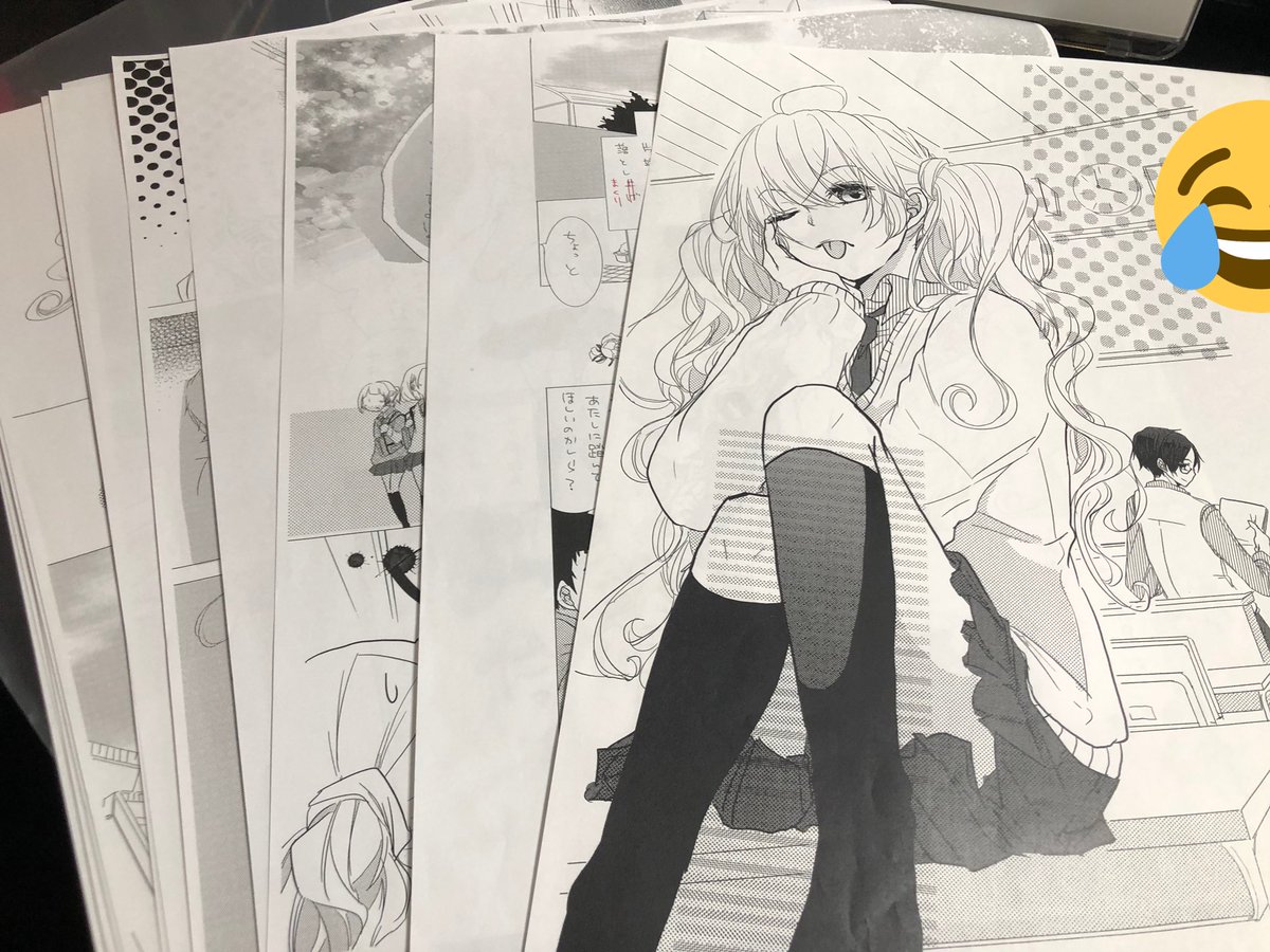 昨日担当さんからデビュー作(3年前?)の原稿が返ってきました…笑
この時フルデジタル初でペン先設定とか色々ダメだったけどいいモノ描けた気でいたんですけど今みると酷い😂
線は汚いトーンはみ出しまくり背景めっちゃ適当だし(しかも大ゴマ)、何よりなんでフキダシ文字だけ手描きにした!?笑笑笑