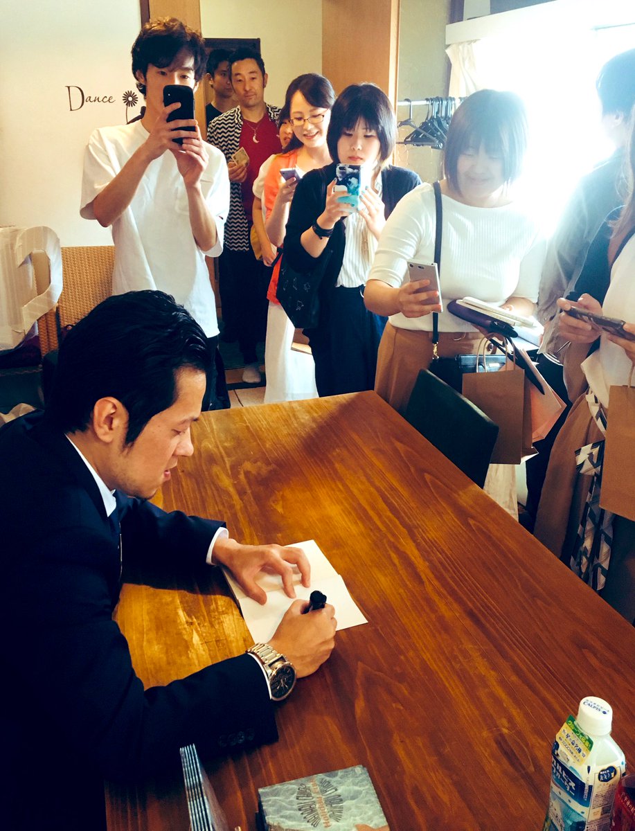 しゃもじ たーにー ペンギンズ アニキ短編小説出版おめでとうございます 出版記念ライブさせてもらいました アニキのショートショート 31作品入って1000円 税込 T Co Fxgkpyort9 是非買って下さい しゃもじ たーにー ペンギンズ アニキ短編小説出版おめでとうございます 出版記念ライブさせてもらいました アニキのショートショート 31作品入って1000円 税込 T Co Fxgkpyort9 是非買って下さい