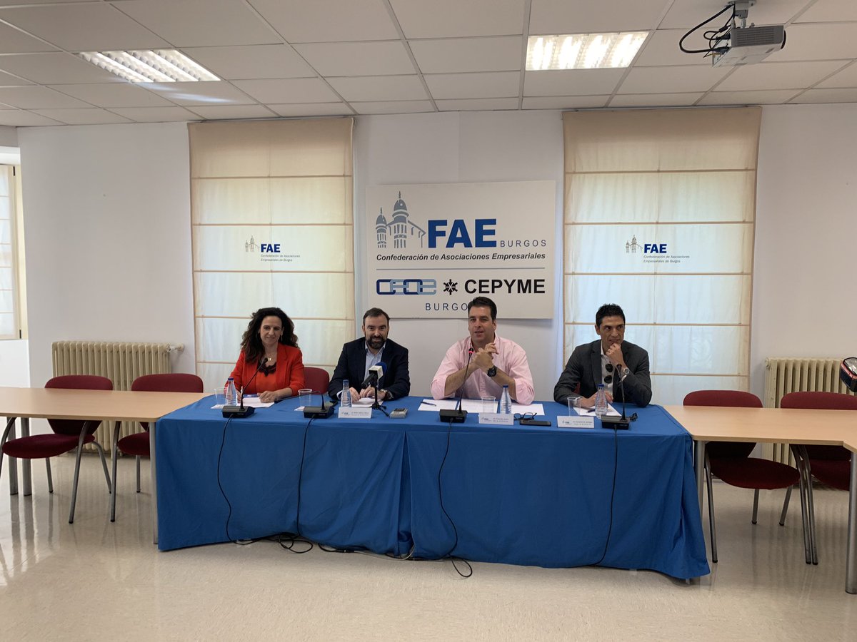 FAEBurgos's tweet photo. Los empresarios de concesionarios de Burgos #ACONAUTO analizan en Rueda de Prensa la situación del sector y solicitan apoyos a la #JuntaDeCastillaYLeón a través de un Plan RENOVE en la comunidad autónoma. #siempreatulado https://t.co/9uV8dHGgdg