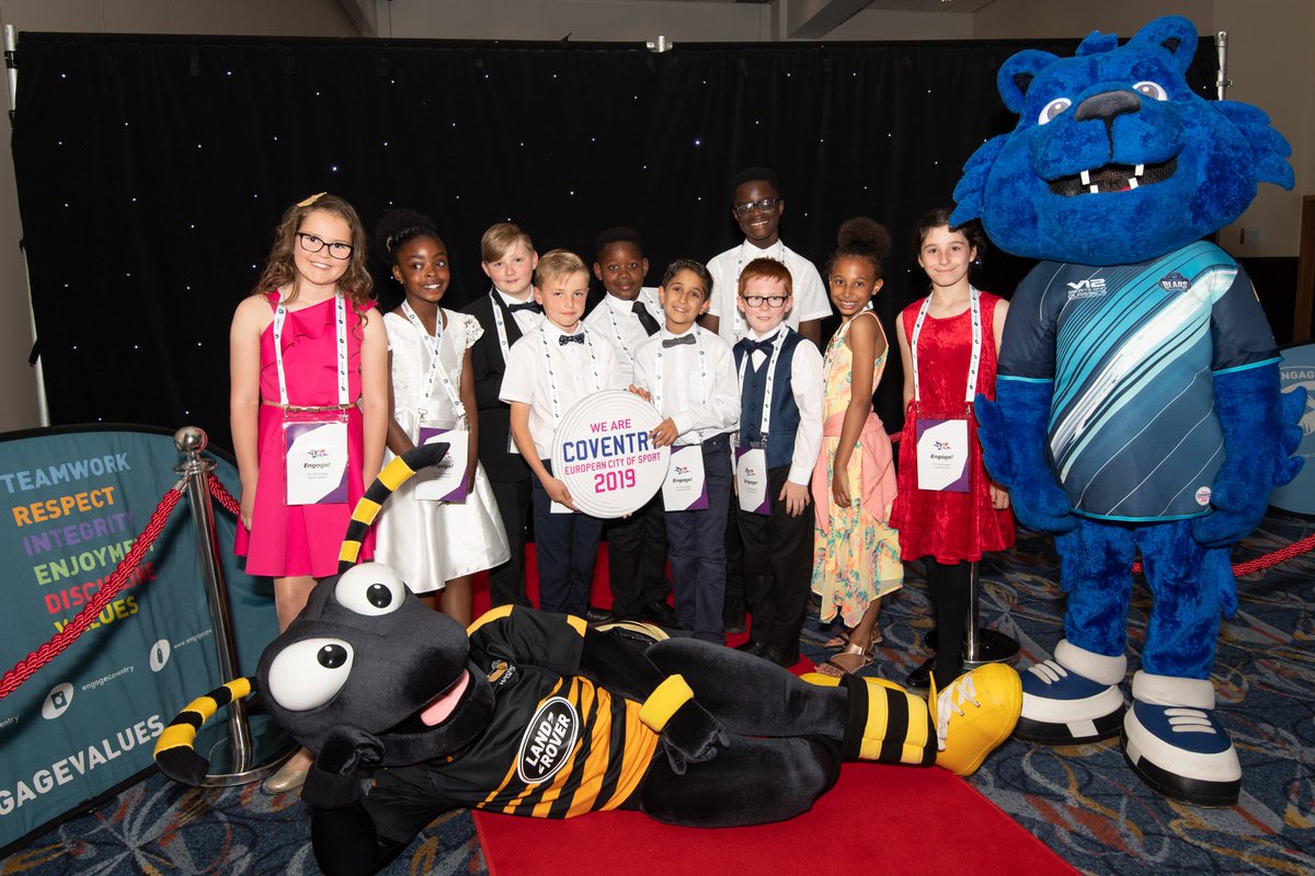 🏅ICYMI: Around 170 youngsters from nine primary schools across #Coventry recently attended the @cvlifeengage Awards Evening.

👇Read more
cw-chamber.co.uk/news/cv-life-1…