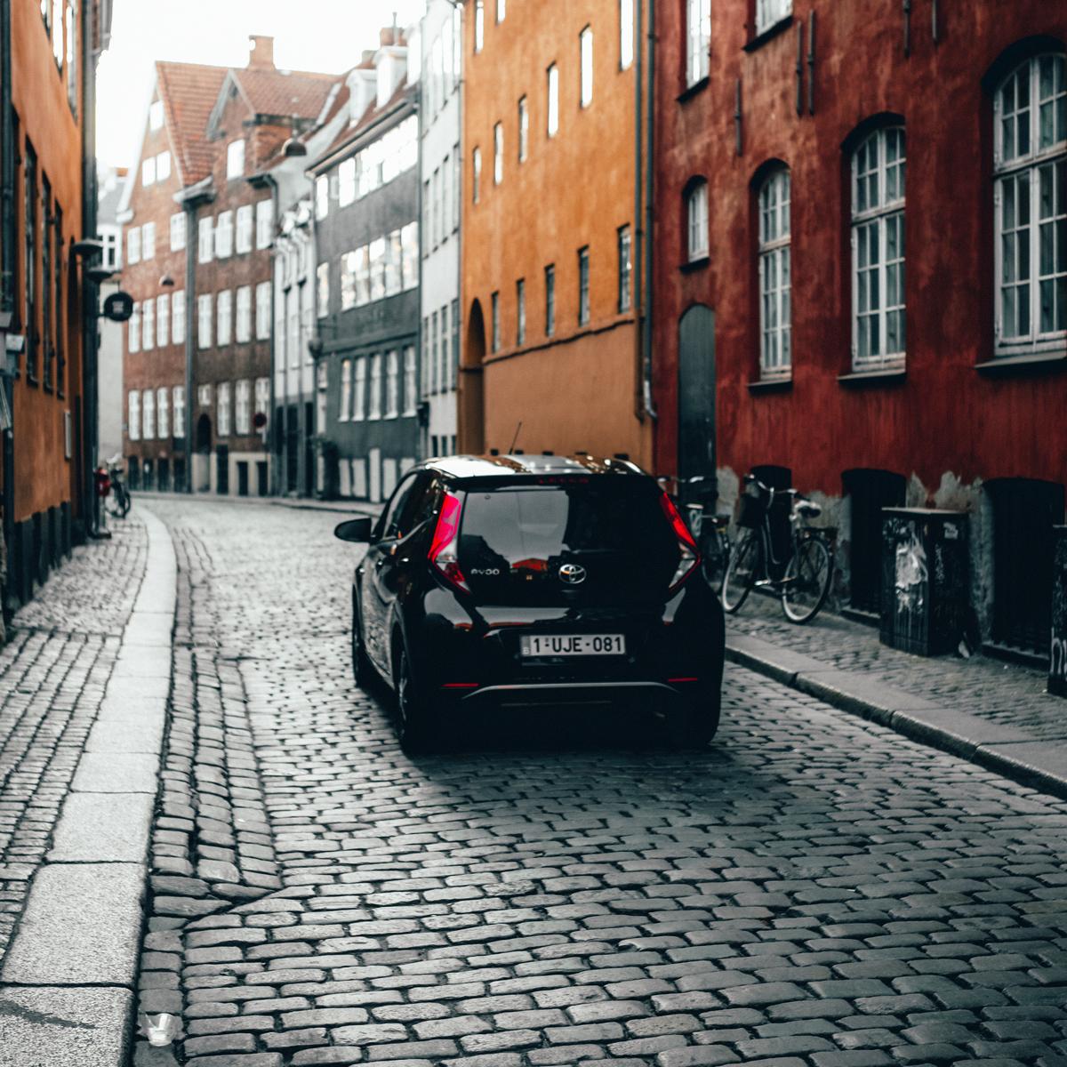 Toyota_Esp's tweet photo. De cuando el #AYGO se perdió por las calles de Copenhague. #AYGOJustGo https://t.co/ErFKoHfmpU