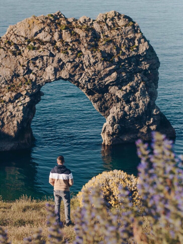The breathtaking #DurdleDoor along the #JurassicCoast. Lewis and I were lucky enough to enjoy this view with no one around 😱 what an amazing day 💙