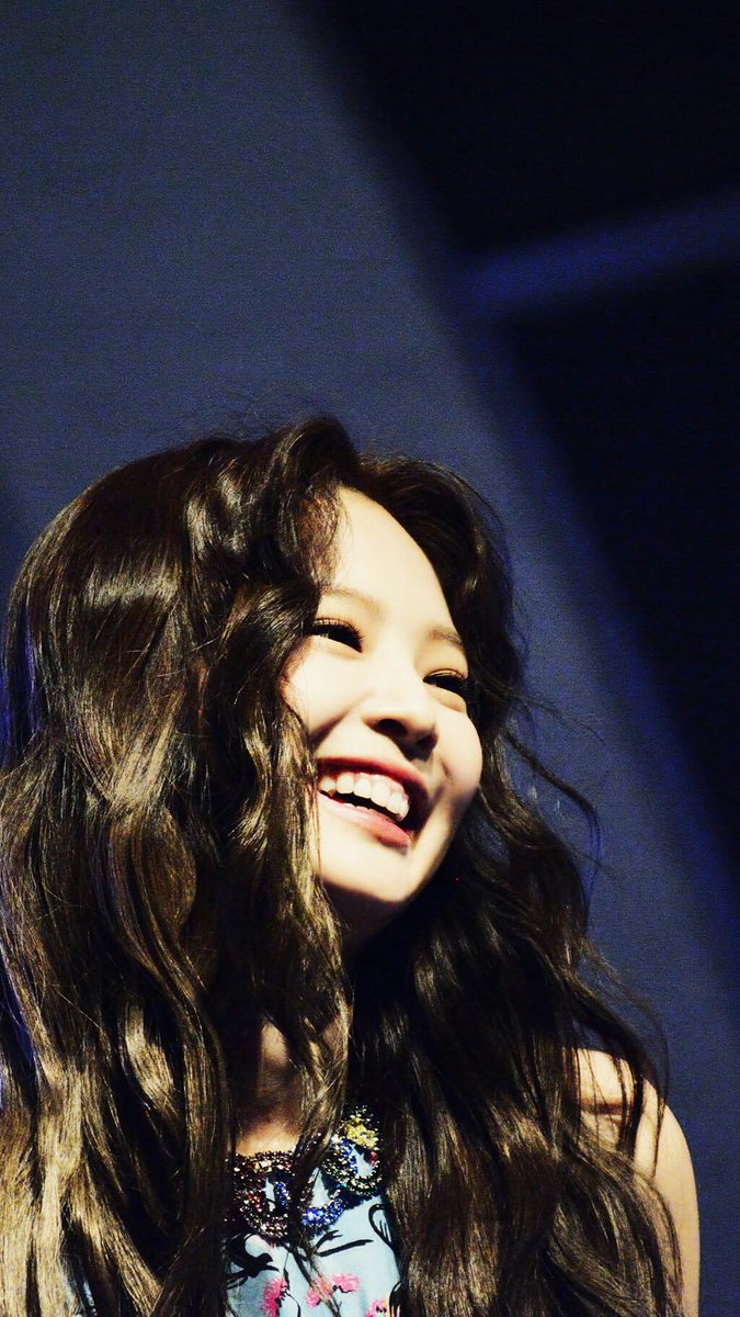 Jenlisa89313802's tweet photo. #Blackpink #JENNIE   :-* https://t.co/C74CIzxQUg