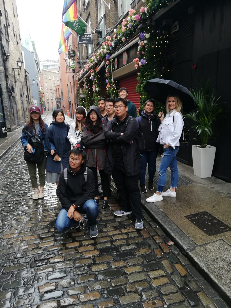 ULLangCentre's tweet photo. It may have rained for the whole day but this didn't put a dampener on the students first weekend trip to our country's capital Dublin !
#FlashbackFriday #puns #Dublin #excursion #languages #ULLC https://t.co/94Mc3wu1d9