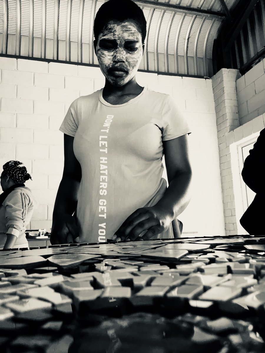 OCEANSMILE4's tweet photo. OCEAN SMILE team learn and make it Mosaic art for community pathway #turkish #school #ATATURK #Southafrica  #township #artteacher #education  #love #kids https://t.co/3A6p8QZtsw
