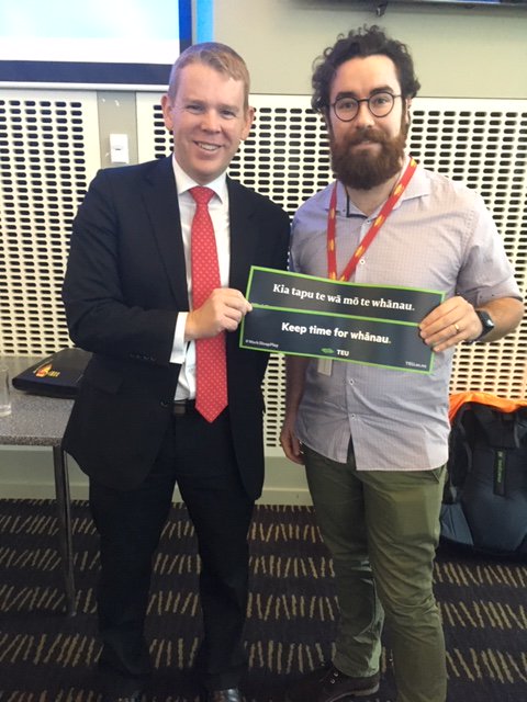 nzteu's tweet photo. Wellbeing has to be at the heart of the education system. Our Organiser @dfbensonguiu met with @chrishipkins at a community meeting and gave him one of our new #WorkSleepPlay posters.
Get yours here: https://t.co/TsSc8oYrhf https://t.co/rUMd0ZYCMA