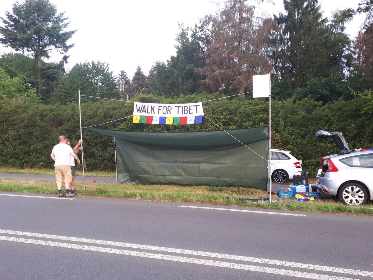 Walk_for_Tibet's tweet photo. While building our station before #Nijmegen the last walkers (30km) of the Marches cycle past to the start.
#WalkforTibet #Tibet #Vierdaagse #4daagse #Fourdaysmarches https://t.co/NeqAcuFBeq