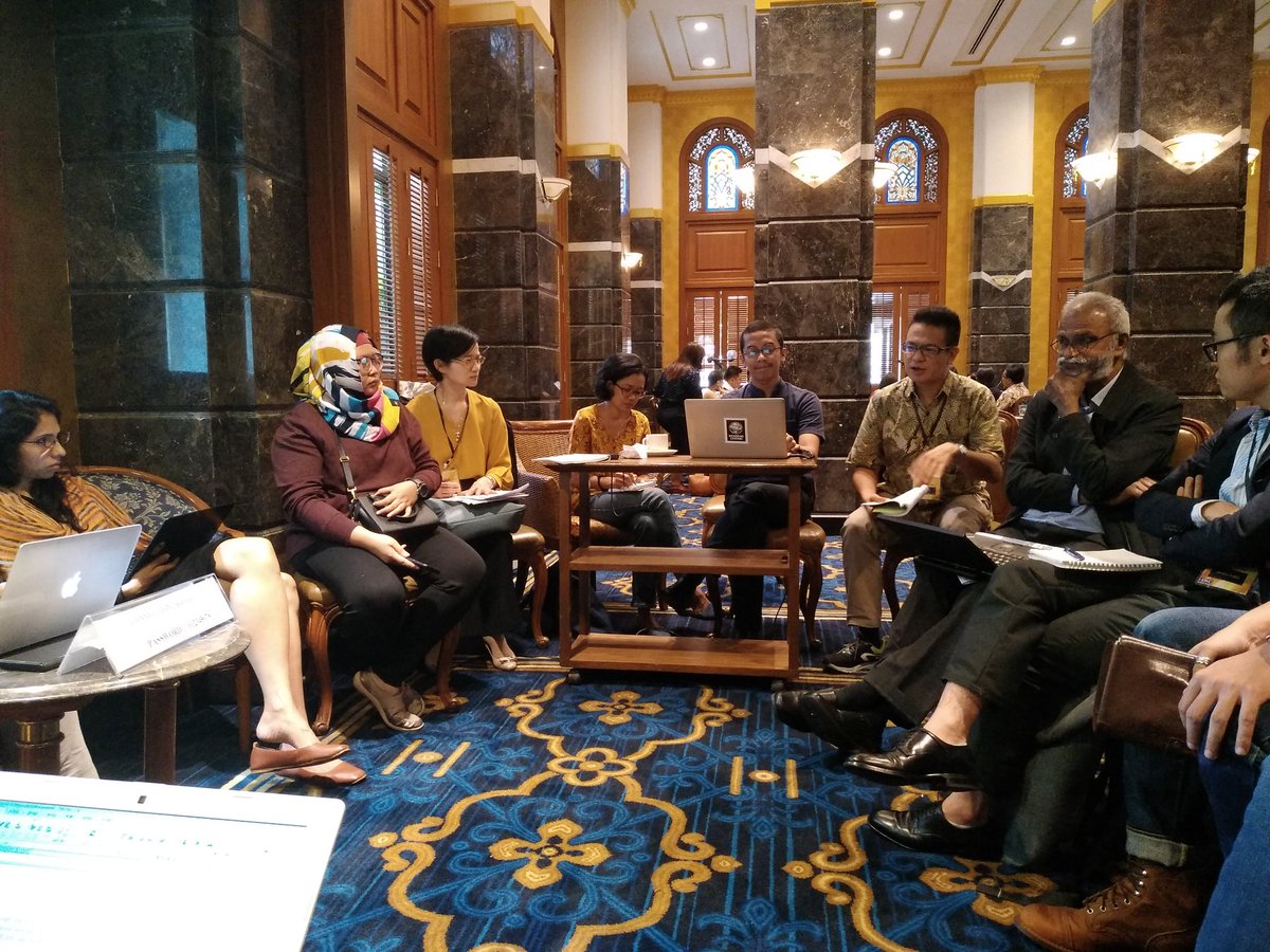 ABCMyanmarOrg's tweet image. Maung John, director of @ABCMyanmarOrg joins discussion about safe migration in ASEAN region.

Organized by HRWG, Indonesia in partnership with Sasakawa Peace Foundation, Japan.