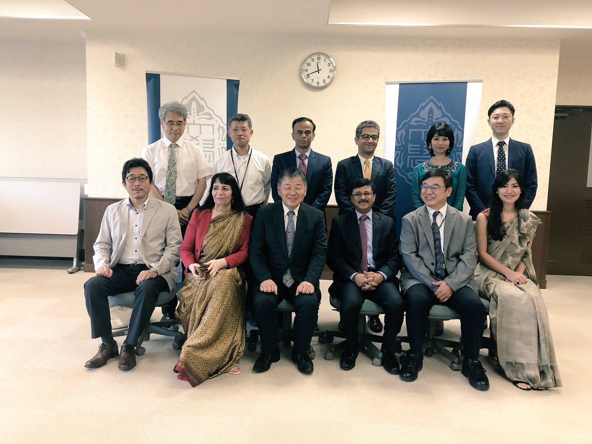 IndianEmbTokyo's tweet photo. HE Amb Mr Sanjay Kumar Verma met Dr Koetsu Yamazaki Prez & faculty @KanazawaUniv (https://t.co/5B6HfuWs9u) #Ishikawa #Japan and exchanged views on potential of cooperation in #Ayurveda #Buddhism #Innovation #Startups #AffordableTechnologies #JapaneseLanguage.๐ฎ๐ณ๐ฏ๐ต https://t.co/OfEDL0FM60