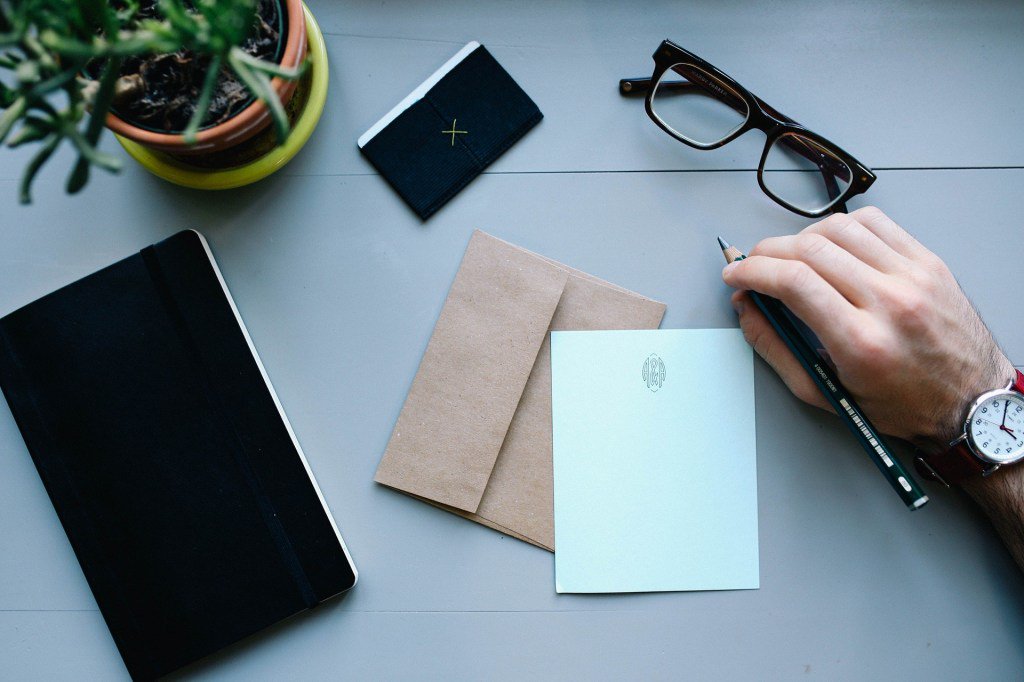 Scripturients1's tweet photo. The Best Tools for Writing. #writinglife #writingtips #writingcommunity https://t.co/EJHBXJ4ago https://t.co/3l5n7CRWKd