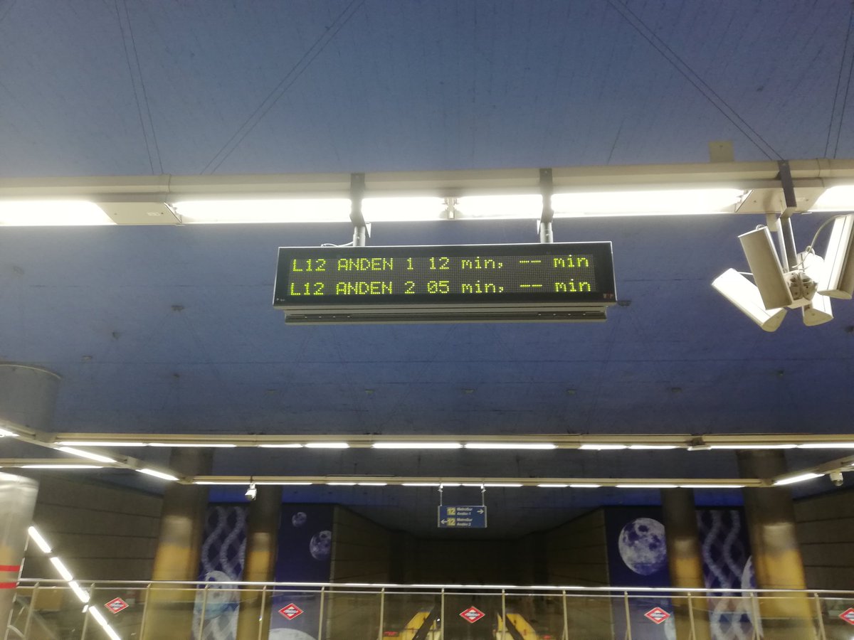 MundodeMilkyWay's tweet image. Son las 7.20 de la mañana. 12 minutos, DOCE minutos un metro en hora punta. @metro_madrid #conocemetro. Seguro que con @ierrejon esto no pasaría.