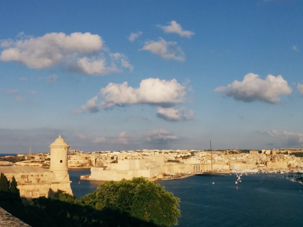 DrLilianaAraujo's tweet photo. Had great time delivering #psychologicalwellbeing training for musicians @MaltaPhil, finishing w/ a special session for section leaders & management on #supportiveleadership practices for #autonomysupport #collectiveefficacy & #culturechange. Inspiring views & food for thought! https://t.co/m9Sya1nmvT