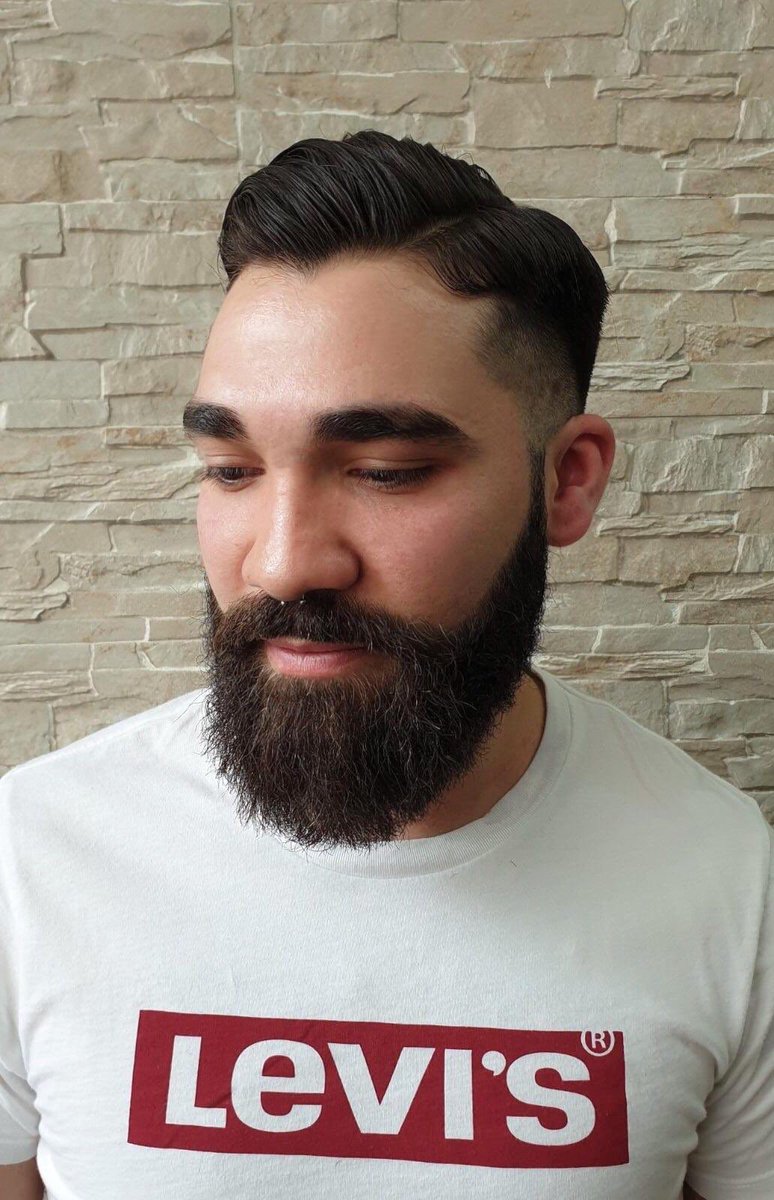 envybarbers's tweet photo. Beard goals 💯💯💯💯 #fridayvibes #beardsofinstagram #beardsofinsta #fullbeard #fullbeards #mensstyle #fridayfeeling https://t.co/ww2TGLf33h