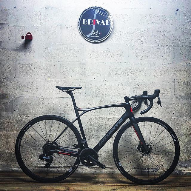 velobrival's tweet photo. 🇫🇷 Lapierre Xelius SL 700 Disc Force AXS
🌞 Soldes d’été 
#velobrival #lapierre #lapierrebikes #velo #bike #sramforceaxs https://t.co/sVL6JXGqvW https://t.co/lX6RSuIt8z