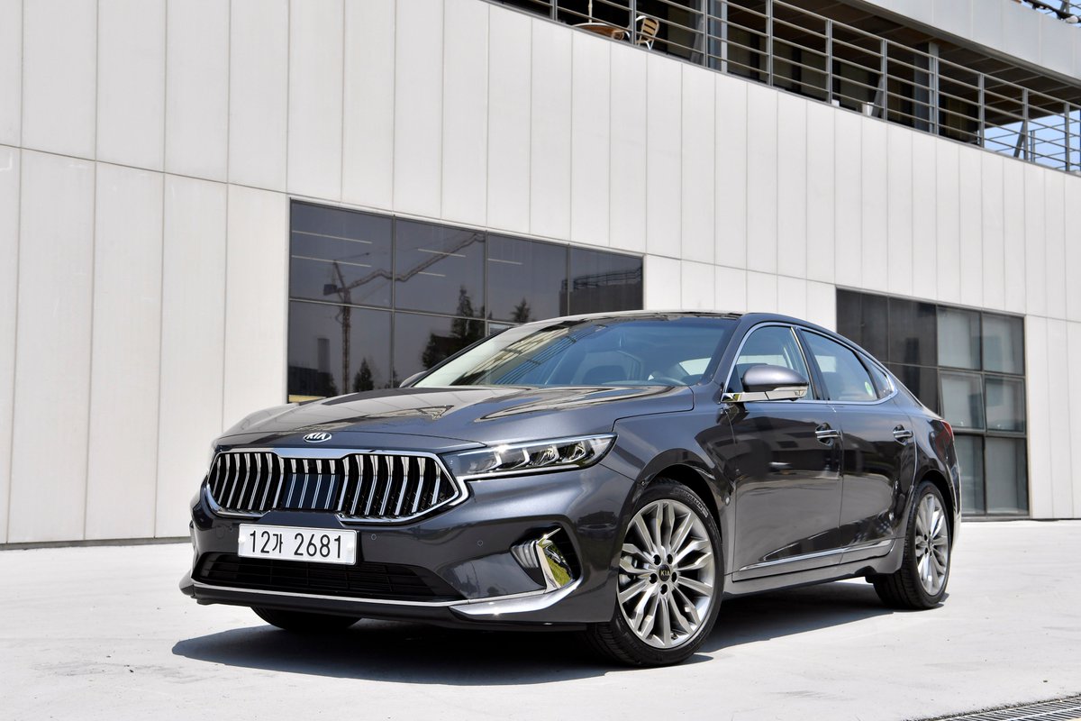 HMGnewsroom's tweet photo. [#HMG] Experience another level of intelligence #Cadenza #K7Premier #IntelligenceEverywhere #KiaMotors https://t.co/TaYgK7aW3i