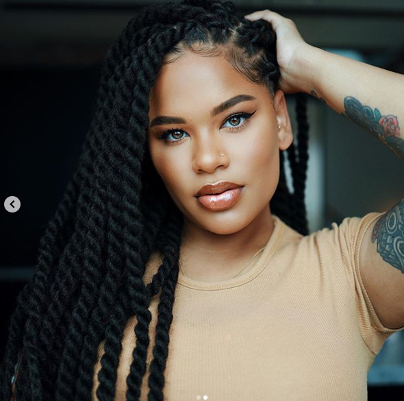 FRIKA_HAIR's tweet photo. These braids are giving us all kinds of HEAT. Not to mention that clean and simple face beat. Whew!
#hairgoals #facebeat 
Image: alissa.ashley (IG) https://t.co/3ROa64rtOA