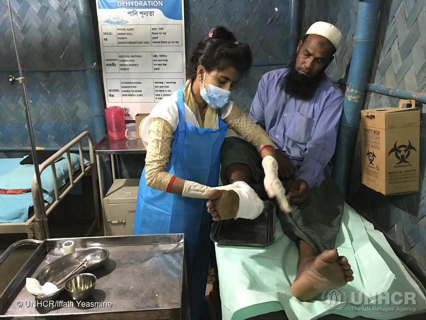 Refugees's tweet photo. 9 primary health facilities.
24 hours a day. 
7 days a week. 
Serving nearly 1,000,000 Rohingya refugees.

Refugees like Rajuma are receiving life-saving services.
https://t.co/CKyV26shIm https://t.co/eMENCAJ6P4