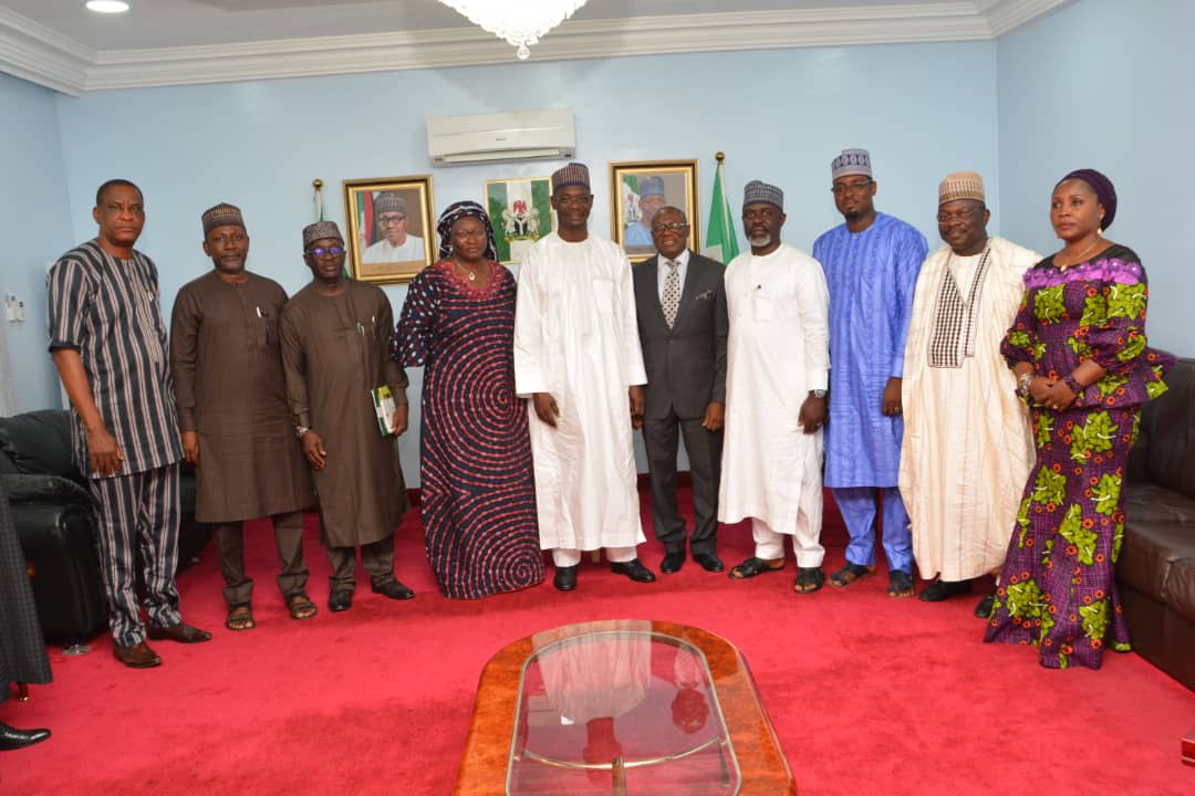 maryam_gajere's tweet photo. Nasarawa to partner with PAN on locally made vehicles, vocational training for youths.
Governor Abdullahi .A. Sule made this known while hosting a team from PAN Nigeria Limited, led by its General Manager, Strategy and Marketing, who were on a courtesy call on Thursday. https://t.co/GZInDBTcVZ